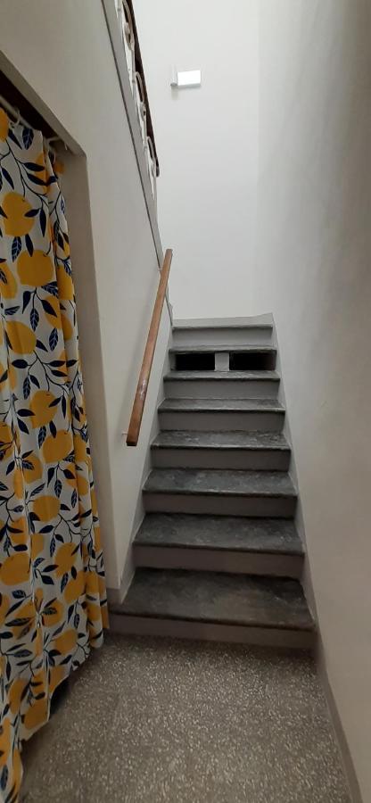 La Casa Gialla Del Ristoro Agricolo Веккьяно Экстерьер фото